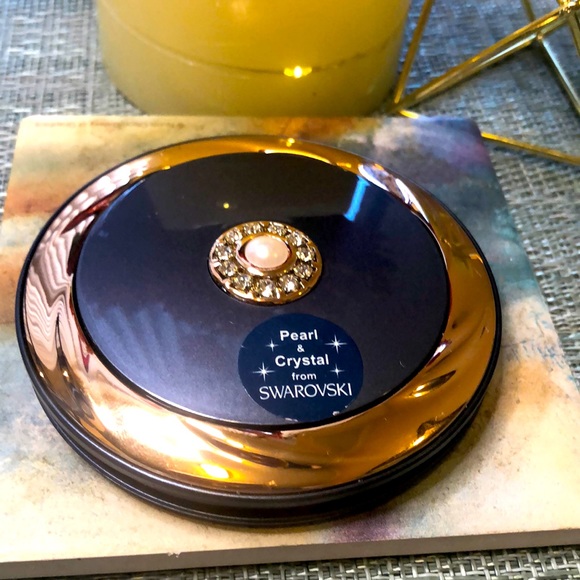Other - #67 💄NWT Swarovski Crystal and Pearl Compact Makeup Mirror💄